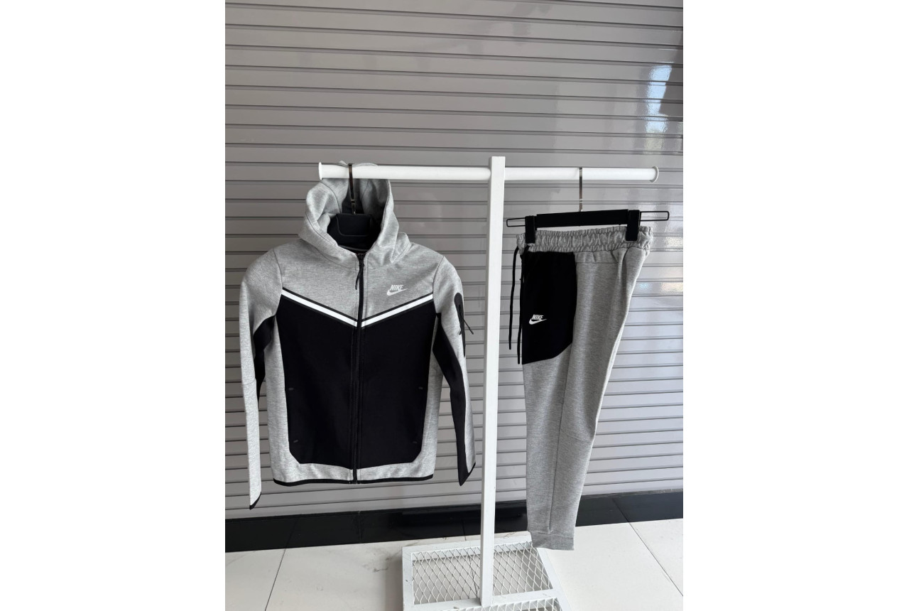 8427 Детски екип Tech Fleece светло сив черно